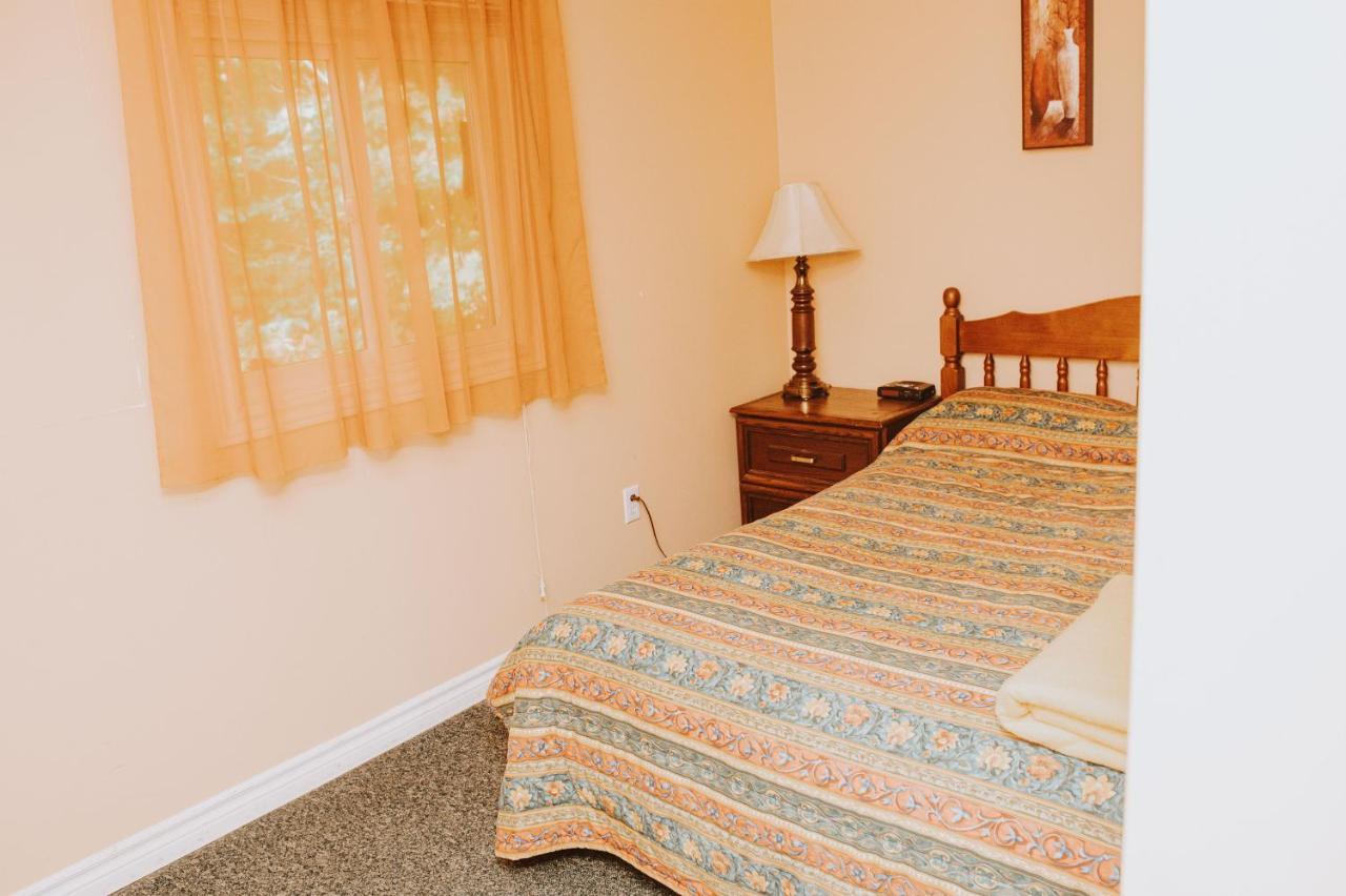 Lang Lake Resort Espanola Dış mekan fotoğraf