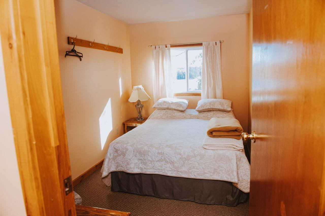 Lang Lake Resort Espanola Dış mekan fotoğraf