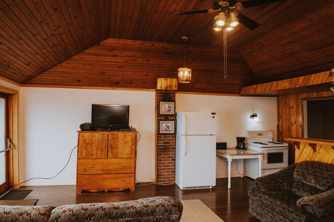 Lang Lake Resort Espanola Dış mekan fotoğraf