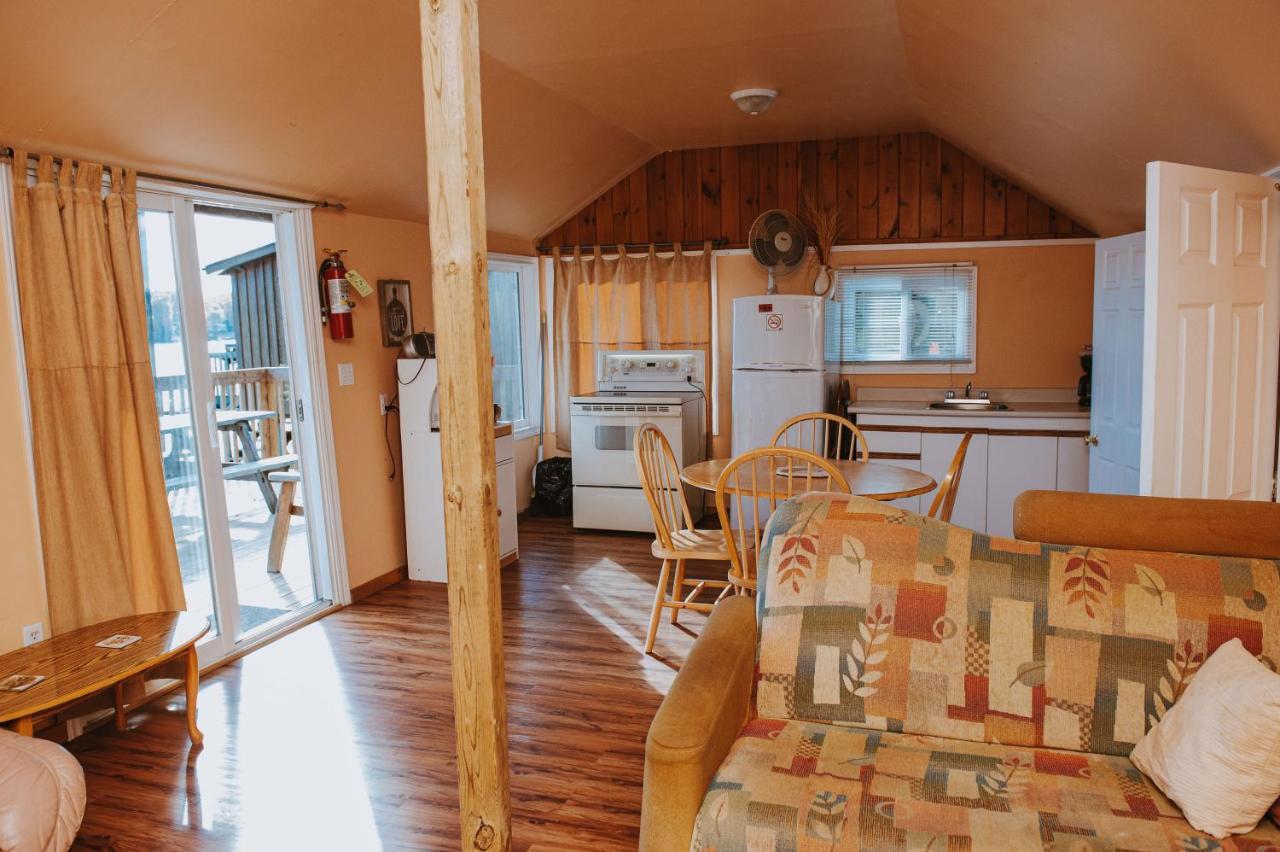 Lang Lake Resort Espanola Dış mekan fotoğraf